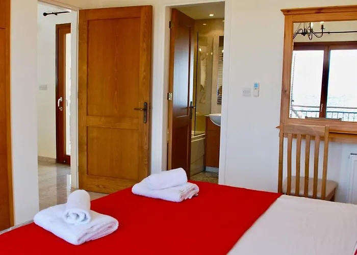 4 Bedroom Kourion With Private Pool, Aphrodite Hills 别墅