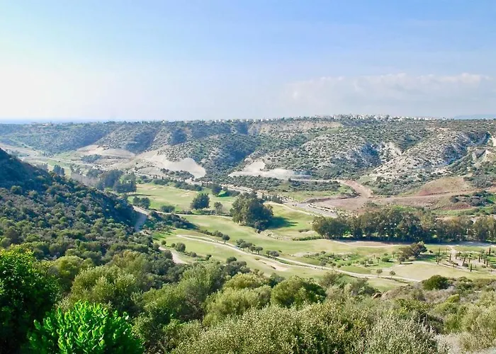 4 Bedroom Kourion With Private Pool, Aphrodite Hills 别墅 *