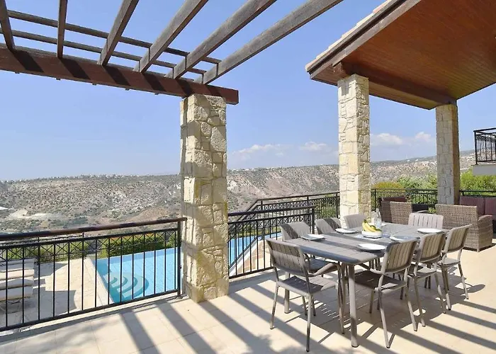 4 Bedroom Kourion With Private Pool, Aphrodite Hills 别墅