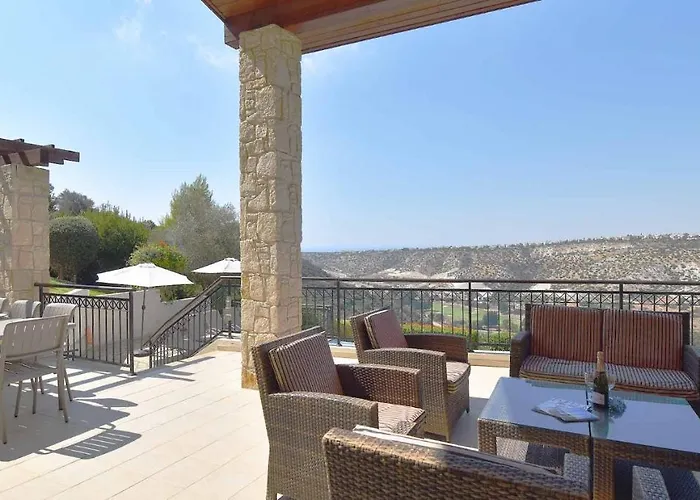 4 Bedroom Kourion With Private Pool, Aphrodite Hills * 库克里亚