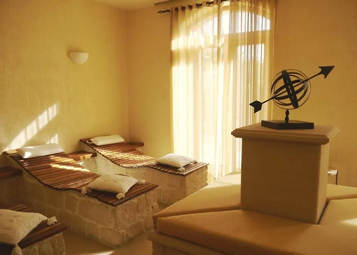 4 Bedroom Kourion With Private Pool, Aphrodite Hills * 库克里亚