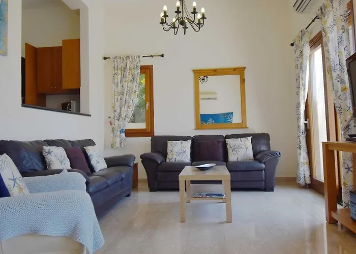 4 Bedroom Kourion With Private Pool, Aphrodite Hills * 库克里亚