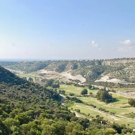 4 Bedroom Kourion With Private Pool, Aphrodite Hills Villa Kúklia