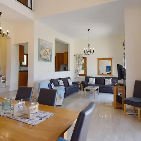 Villa 4 Bedroom Kourion With Private Pool, Aphrodite Hills Kúklia