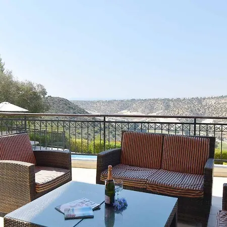 4 Bedroom Kourion With Private Pool, Aphrodite Hills Villa Kúklia