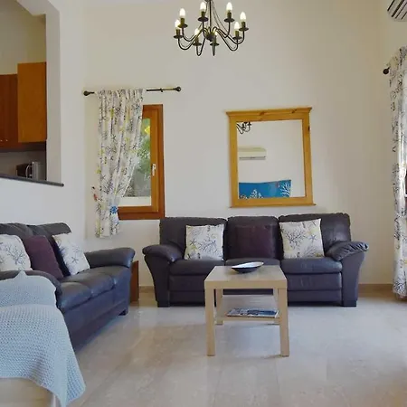 4 Bedroom Kourion With Private Pool, Aphrodite Hills * Kúklia
