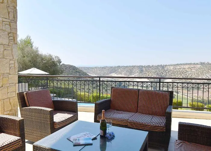 4 Bedroom Kourion With Private Pool, Aphrodite Hills Villa Kouklia